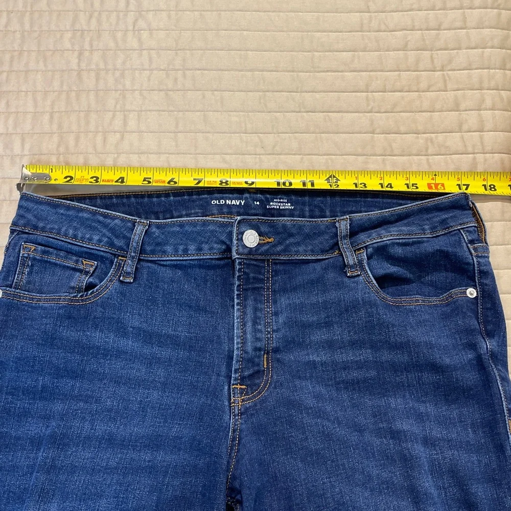 Old Navy ROCKSTAR MID RISE SUPER SKINNY WOMENS SIZE 14 DISTRESSED DENIM JEANS